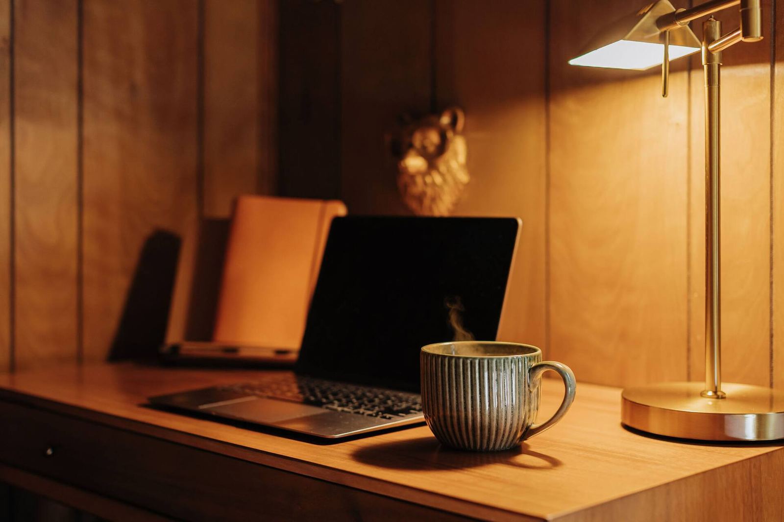 Workspace desk with laptop at Chalet Étoile